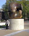 Locking Piece (1963) bronce, banco de River Thames, Londres