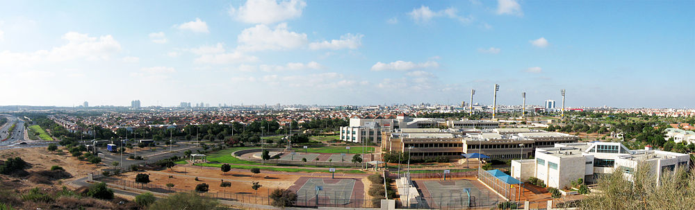 מראה פנורמי צפונה ומערבה מהמצודה האשורית במערב העיר