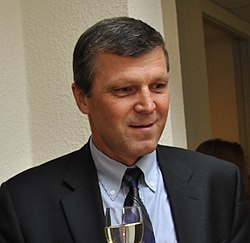 Peter Šťastný (2011).jpg