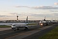 JFK Plane Queue 纽约约翰.肯尼迪国际机场