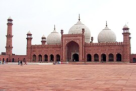 Arhitectura mogulă: Moscheea Badshahi din Lahore (Pakistan)