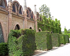 Parabelbögen am Stammhaus von Codorníu