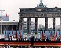 President Ronald Reagan giving a speech at the Berliner Mauer, Brandenburger Tor, 1987-06-12