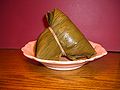 Zongzi chinois, mets fait de riz glutineux et pouvant être fourré au dousha.