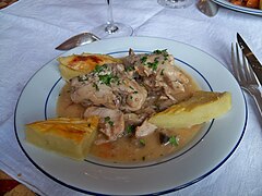 Lapin aux champignons et sa crique.