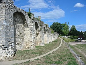 Les remparts.