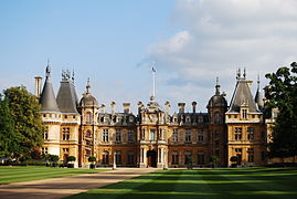 Waddesdon Manor (1874), hogar familiar de la familia Rothschild