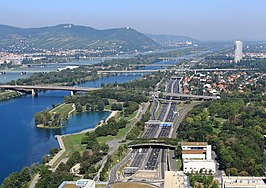 De A22 bij Kaisermühlen/Floridsdorf