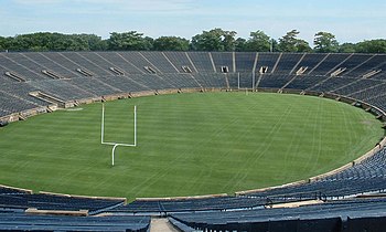 Description de l'image YaleBowl-Field1a.JPG.