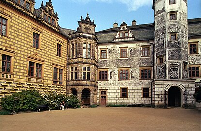 Cour du château.