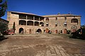 Galeria d'arcs carpanells a la casa Les Cots, al municipi de Viver i Serrateix