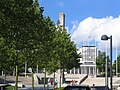 Brest : l'Hôtel de ville et le Monument aux morts vus du haut de la rue de Siam