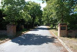 Entrée de la Jumenterie de Teynier à Vigoulet-Auzil