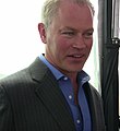 Neal McDonough interpreta Damien Darhk