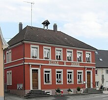 Ang Town Hall ug School sa Courtavon