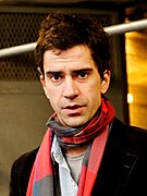 Hamish Linklater interprète Cal Zapata