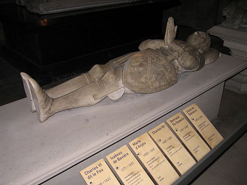 Gisant de Bertrand du Guesclin dans la basilique Saint-Denis[d]