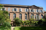 Reich de Pennautier : façade sur jardin du XVIIIe siècle.