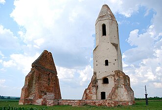 A pusztatemplom, a falu közelében lévő középkori templomrom régészeti feltárását 1968-ban kezdték el [17]