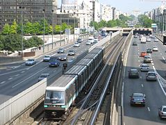 Between Neuilly and La Défense