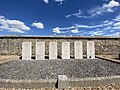 Photographie des tombes des six aviateurs tués reposent depuis le 5 juillet 1944 dans le cimetière de Laons (Eure-et-Loir) : William Baird 20 ans, Thomas Jenkins 21 ans, Robert Longley 22 ans, James Marler 32 ans, Donald Wilson 23 ans, et William Winder 21 ans.