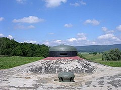 Cloche VDP du bloc 4 de l'ouvrage de Schœnenbourg (le champignon du premier plan protège une aération).