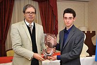 Fabiano Caruana odbierający nagrodę za zwycięstwo w 70. edycji turnieju, 2010