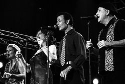 The classic formation of the Manhattan Transfer from left to right: Janis Siegel, Cheryl Bentyne, Alan Paul, and Tim Hauser