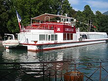 La navigation sur le lac d'Annecy avec le Libellule.