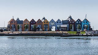 View of the harbor homes on the Havenweg (Stavoren)