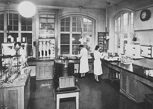 Centrallaboratoriet, 1930-tal.