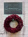 Gedenktafel mit den Namen der erschossenen Offiziere