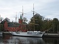 HMS Najaden (1897) Halmstadin linnan edustalla.