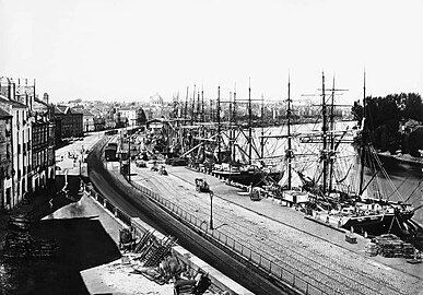 Quai Marquis d'Aiguillon au temps de son exploitation portuaire.