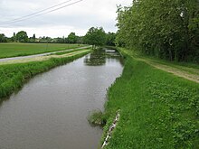 Ang Orleans Canal sa Châtenoy