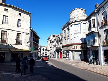 N°27, Nouvelles Galeries au carrefour des Quatre-Cantons.