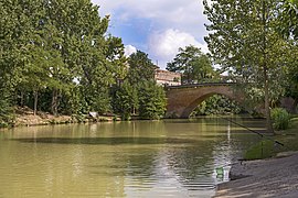 Grenade (Haute-Garonne). Bridge on « Save » river.