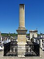 Le monument aux morts au cimetière (mai 2009)