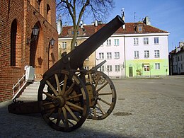 Rathausplatz mit einem erbeuteten Geschütz aus dem Krieg 1870/71