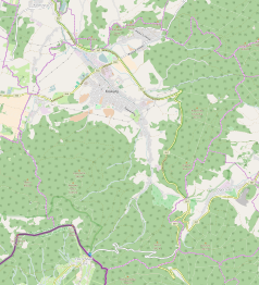 Mapa konturowa Kowarów, u góry znajduje się ikonka pałacu z opisem „Nowy Dwór w Kowarach”