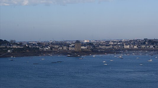 Vue sur Saint-Servan depuis Dinard.