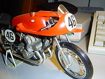 Schaalmodel van de Gilera 500 4C zoals hij in 1954 werd gebruikt