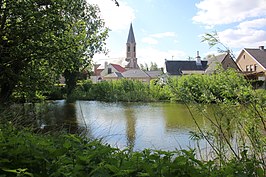 Zicht op het dorp vanaf de molenvijver in het Molenwaterparkje