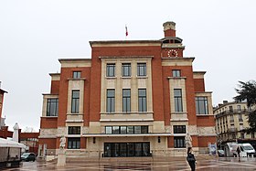 Le Beffroi de Montrouge, où se tient le Salon.