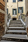 Ponte de le colonne viewed from the north of Calle de le colonne Venice