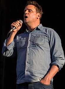 Kozelek performing with Sun Kil Moon in 2014