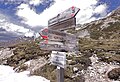 Trail signs in Naturpark Drei Zinnen.jpg5 353 × 3 648; 5,99 MB