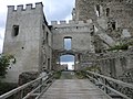 Hintereingang an der Holzbrücke zur Aussichtswarte