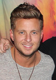 Description de l'image RyanTedderphotocall (cropped).jpg.