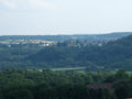 Blick von Stiepel über das in diesem Abschnitt waldreiche Ruhrtal Richtung Süden auf die Burg Blankenstein (2005)